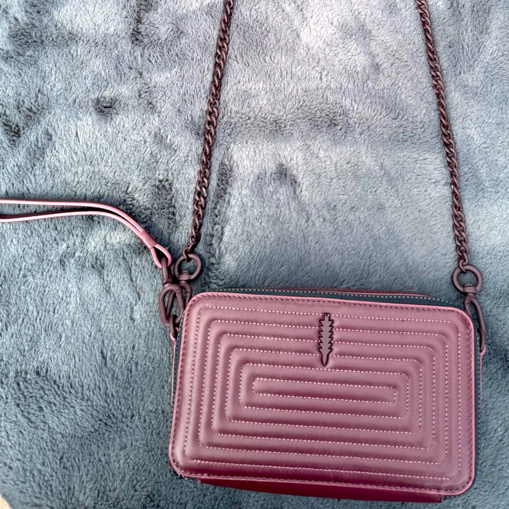 Thacker crossbody band new with chain